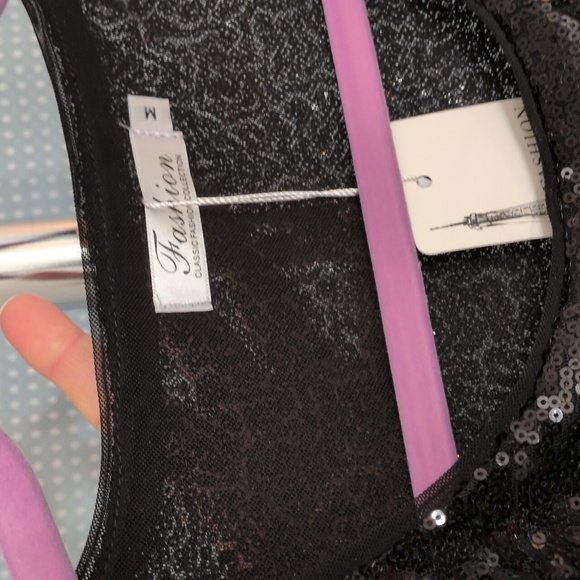 🎵 Sequined Tank Top🎵 - Picture 5 of 9